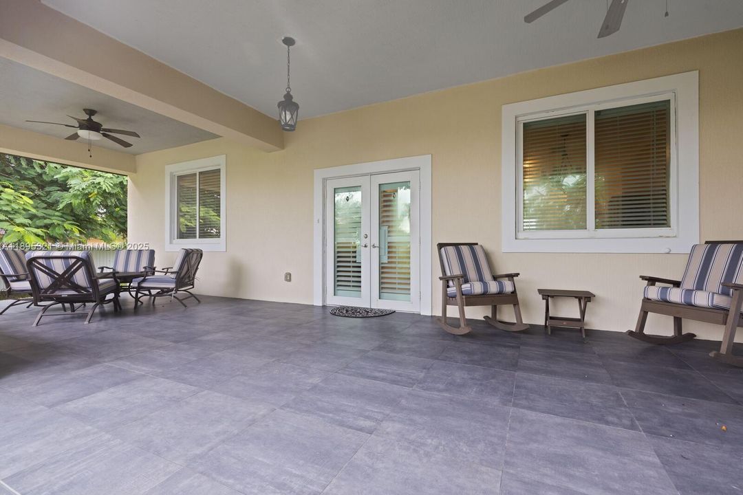 Active With Contract: $1,200,000 (4 beds, 3 baths, 2633 Square Feet)