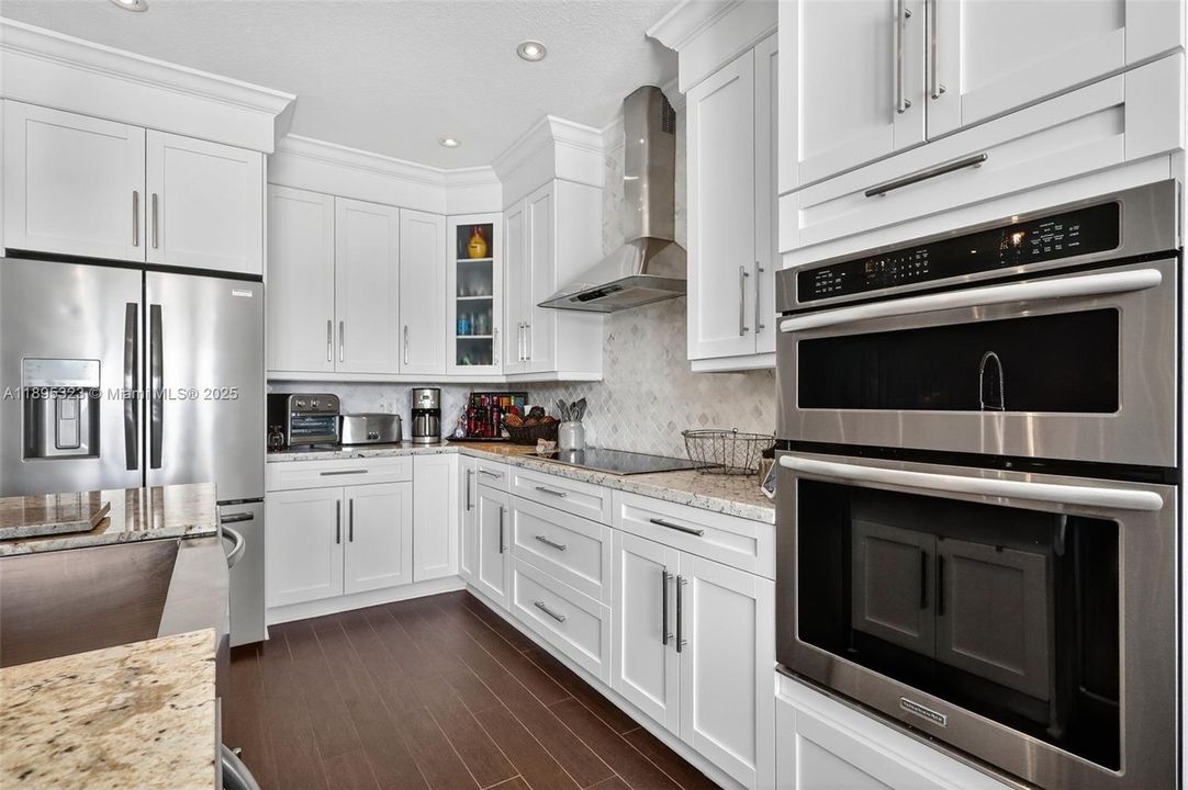 Active With Contract: $619,000 (4 beds, 2 baths, 2097 Square Feet)