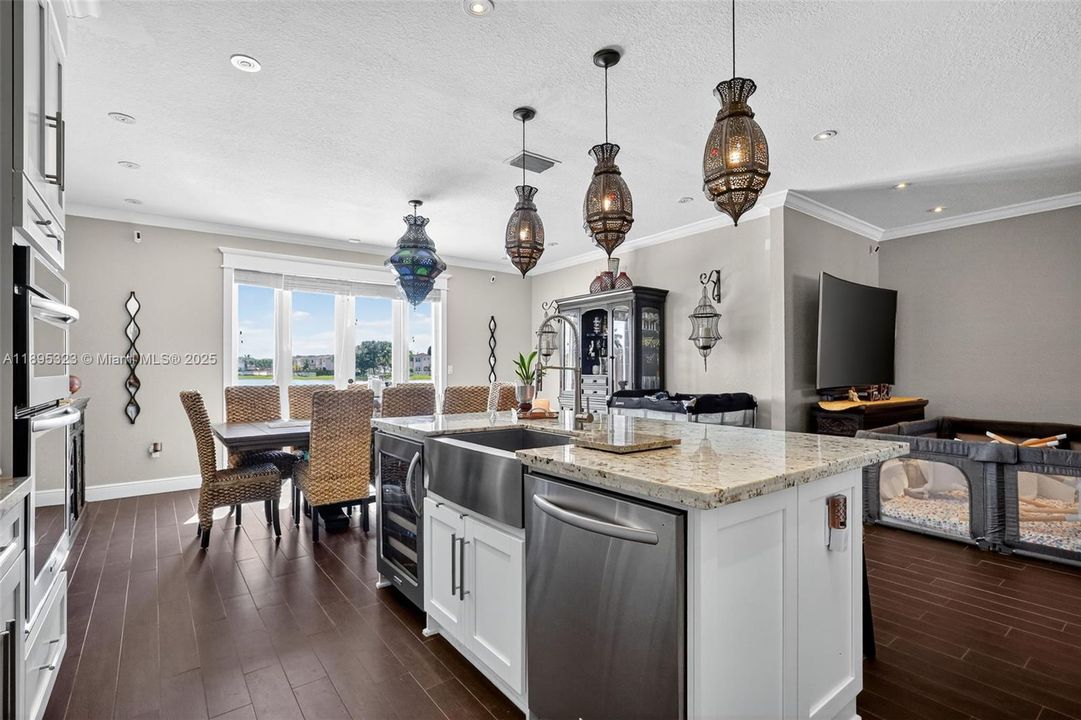 Active With Contract: $619,000 (4 beds, 2 baths, 2097 Square Feet)