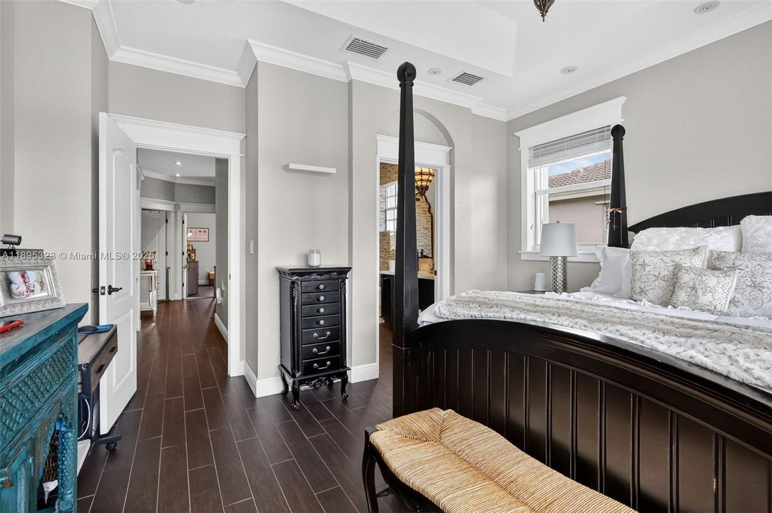 Active With Contract: $619,000 (4 beds, 2 baths, 2097 Square Feet)