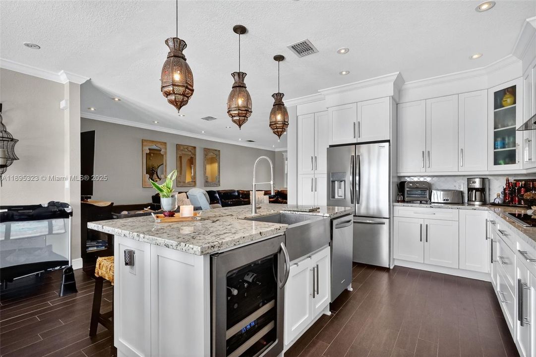 Active With Contract: $619,000 (4 beds, 2 baths, 2097 Square Feet)