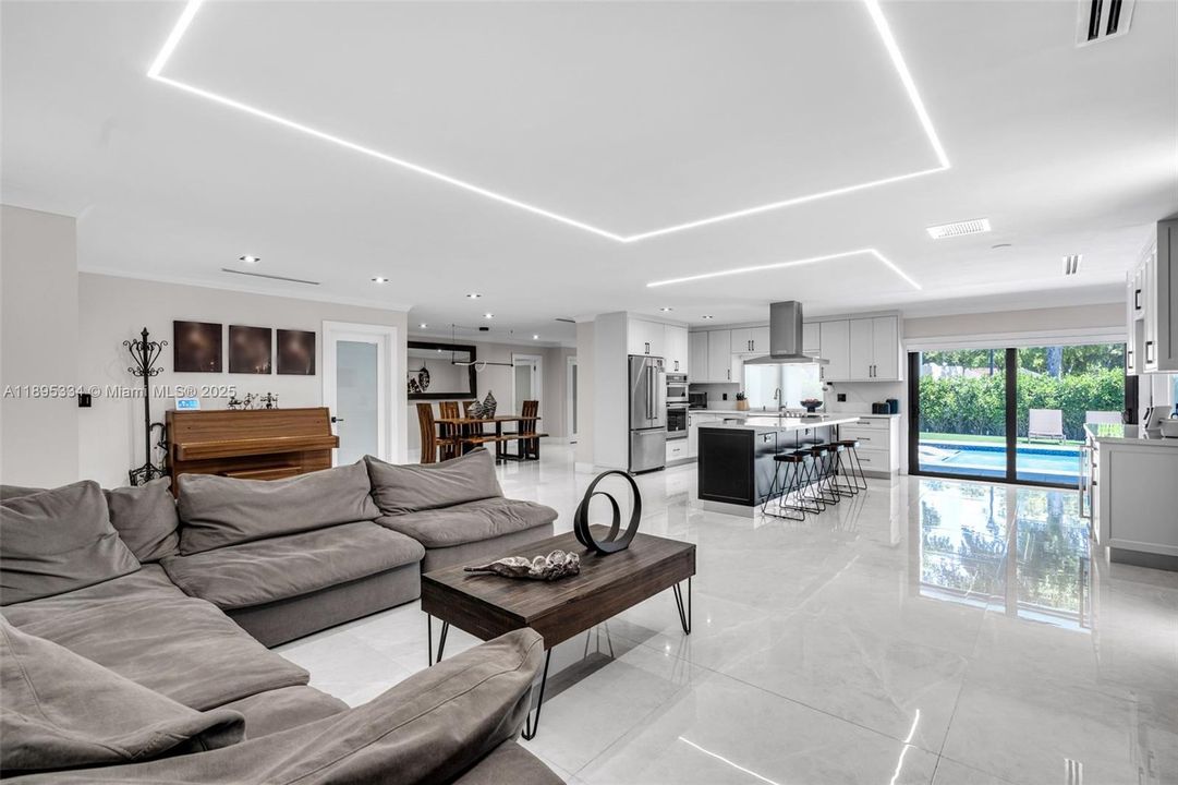 Vendido Recientemente: $1,270,000 (4 camas, 3 baños, 2094 Pies cuadrados)