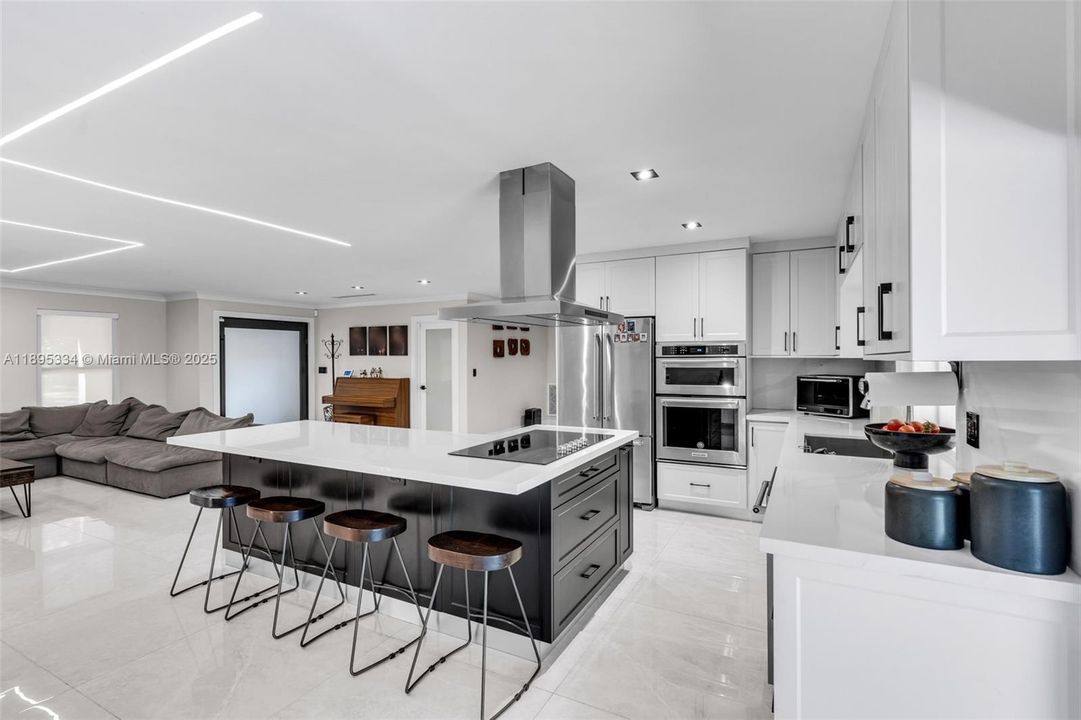 Vendido Recientemente: $1,270,000 (4 camas, 3 baños, 2094 Pies cuadrados)