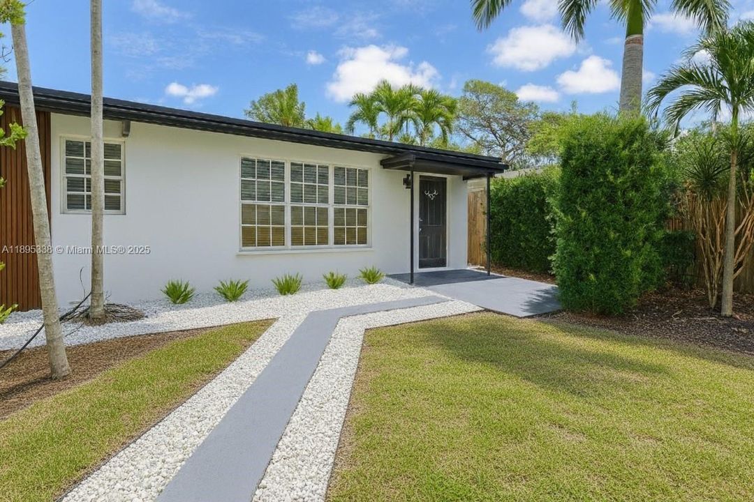 For Sale: $812,500 (3 beds, 2 baths, 1506 Square Feet)