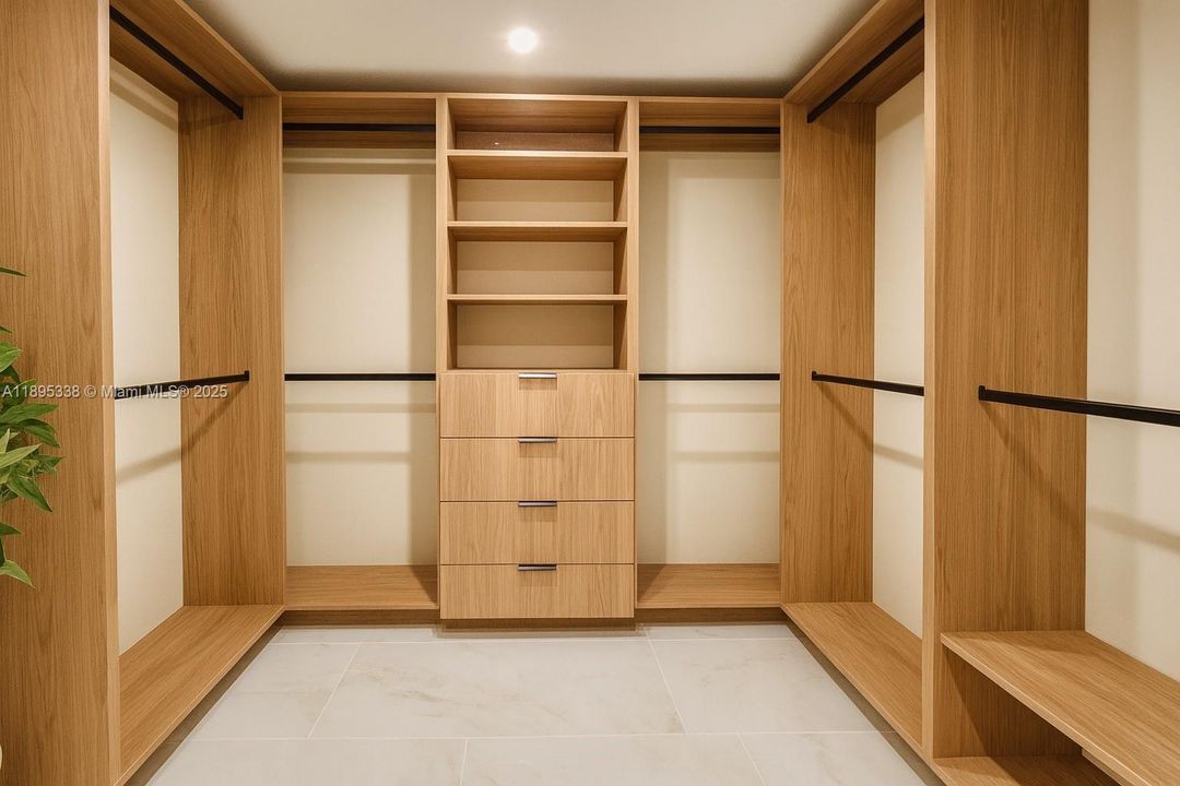 Walking Closet