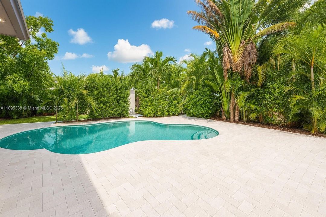 For Sale: $812,500 (3 beds, 2 baths, 1506 Square Feet)