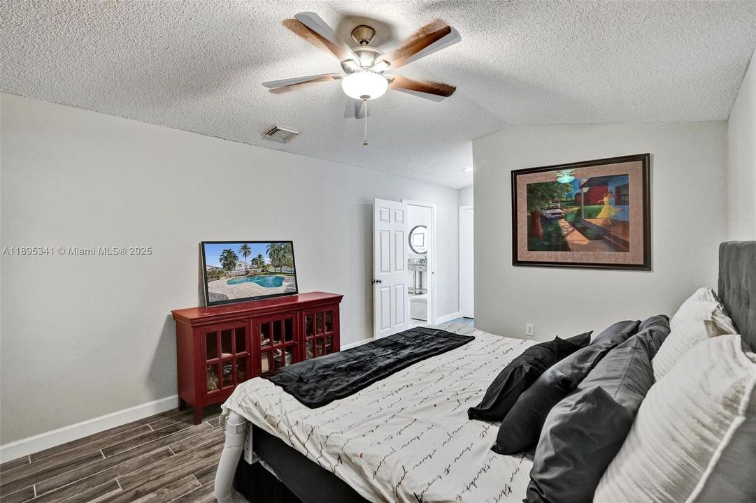 最近售出: $625,000 (3 贝兹, 2 浴室, 1624 平方英尺)