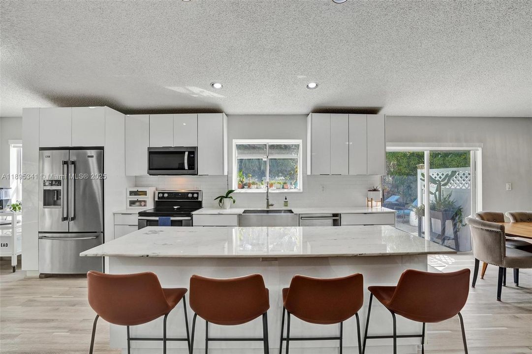 最近售出: $625,000 (3 贝兹, 2 浴室, 1624 平方英尺)