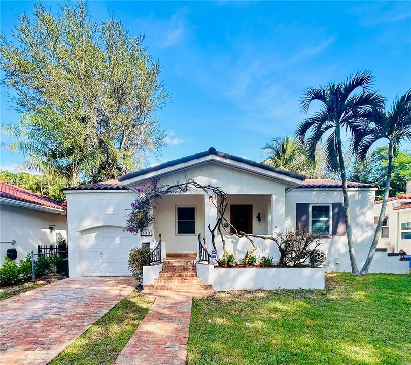 Recently Rented: $6,000 (3 beds, 2 baths, 1824 Square Feet)