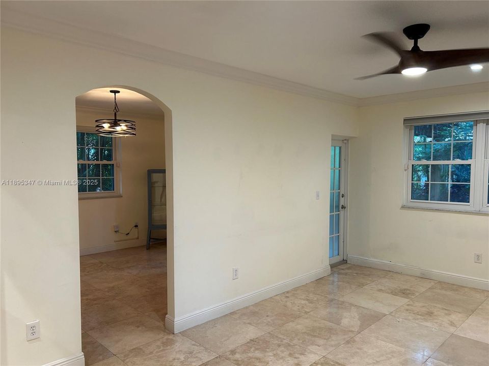 Recently Rented: $6,000 (3 beds, 2 baths, 1824 Square Feet)