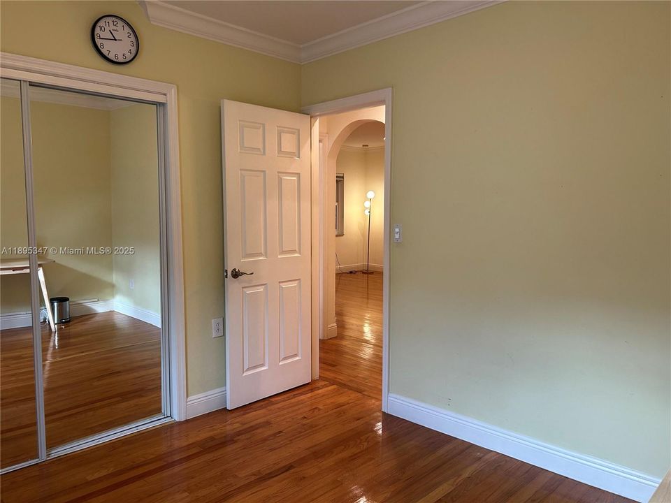 Recently Rented: $6,000 (3 beds, 2 baths, 1824 Square Feet)