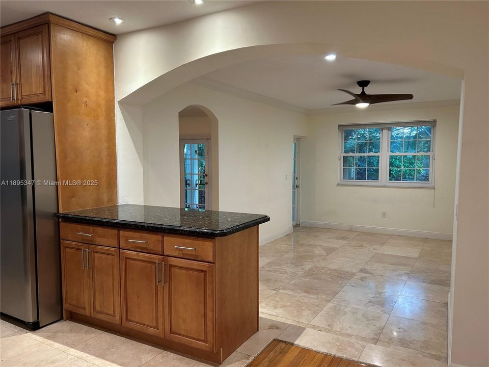 Recently Rented: $6,000 (3 beds, 2 baths, 1824 Square Feet)