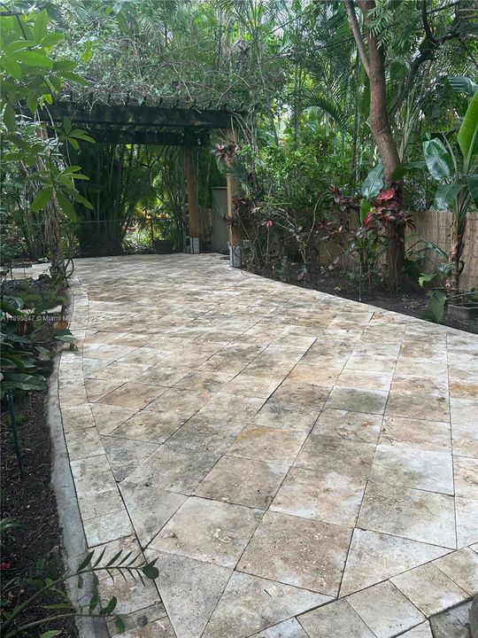 Recently Rented: $6,000 (3 beds, 2 baths, 1824 Square Feet)