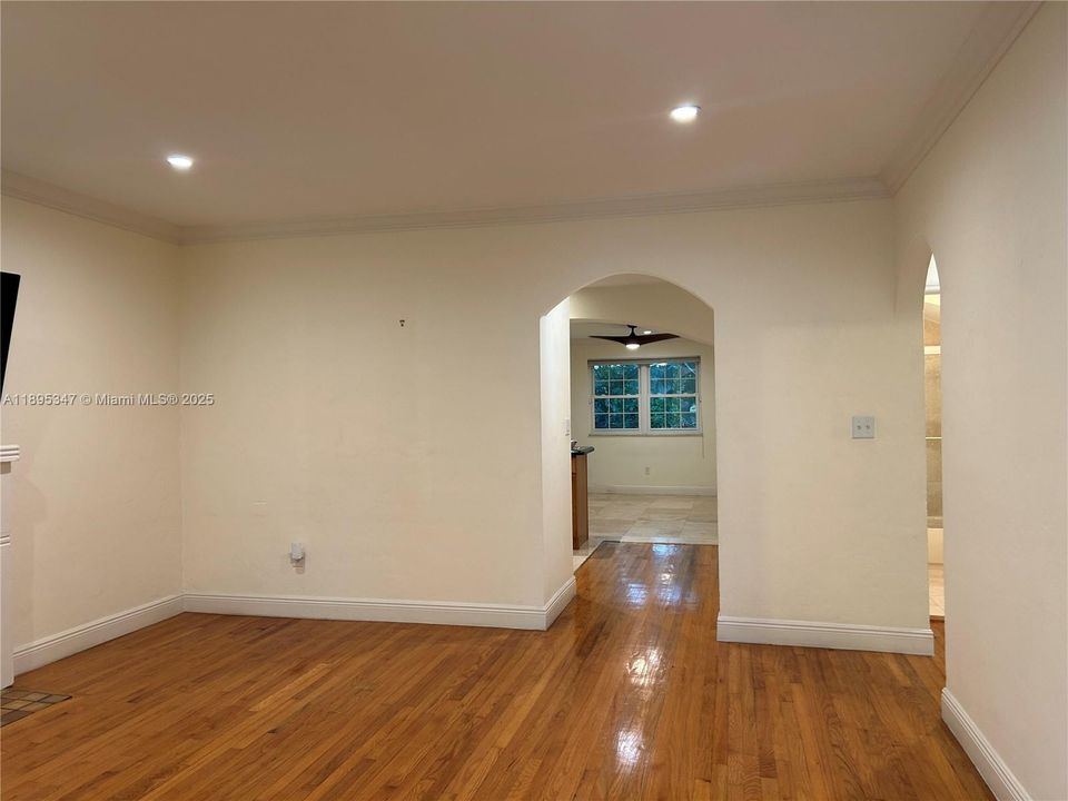 Recently Rented: $6,000 (3 beds, 2 baths, 1824 Square Feet)