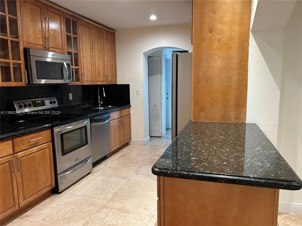 Recently Rented: $6,000 (3 beds, 2 baths, 1824 Square Feet)