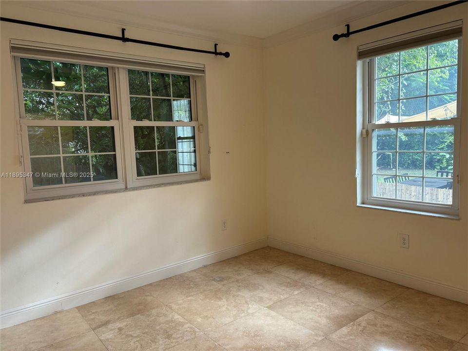 Recently Rented: $6,000 (3 beds, 2 baths, 1824 Square Feet)