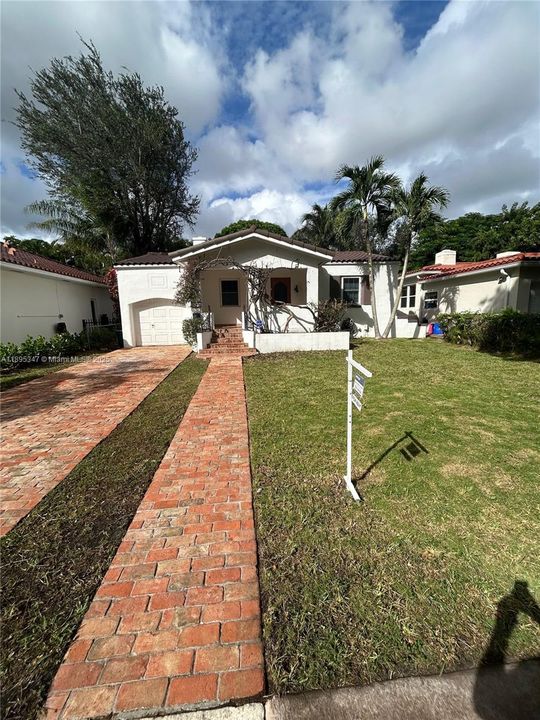 Recently Rented: $6,000 (3 beds, 2 baths, 1824 Square Feet)