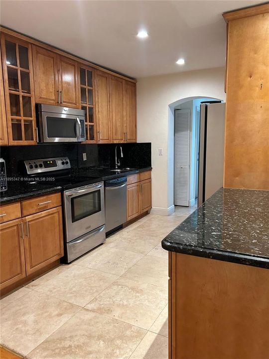 Recently Rented: $6,000 (3 beds, 2 baths, 1824 Square Feet)