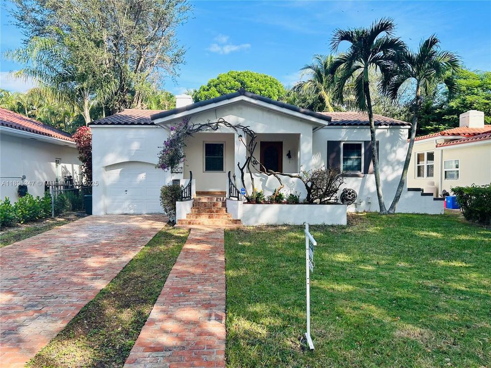 Recently Rented: $6,000 (3 beds, 2 baths, 1824 Square Feet)