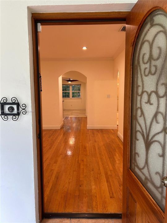 Recently Rented: $6,000 (3 beds, 2 baths, 1824 Square Feet)