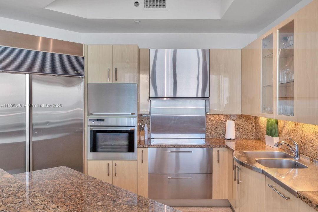 Recently Rented: $25,000 (2 beds, 2 baths, 1595 Square Feet)