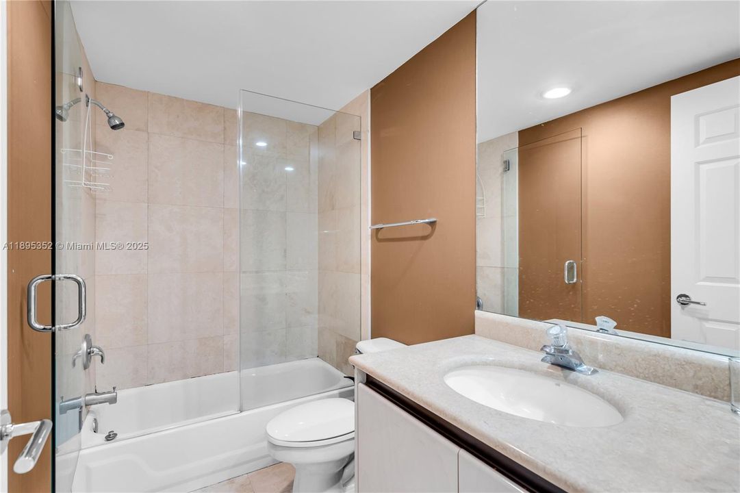 For Rent: $32,500 (4 beds, 5 baths, 5730 Square Feet)