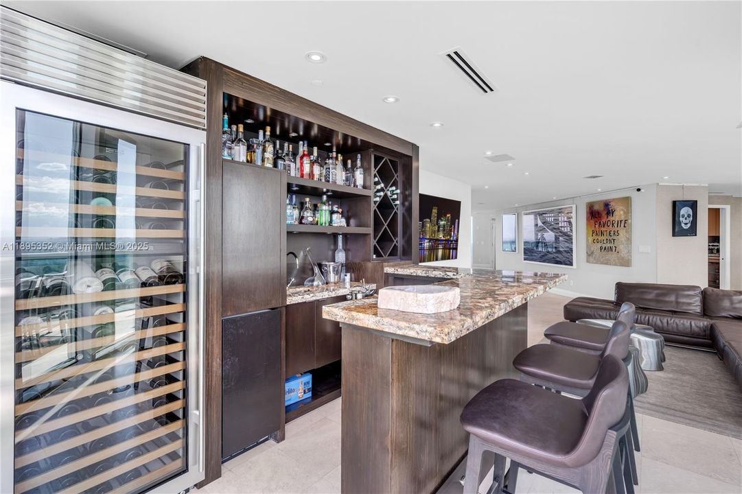 For Rent: $32,500 (4 beds, 5 baths, 5730 Square Feet)