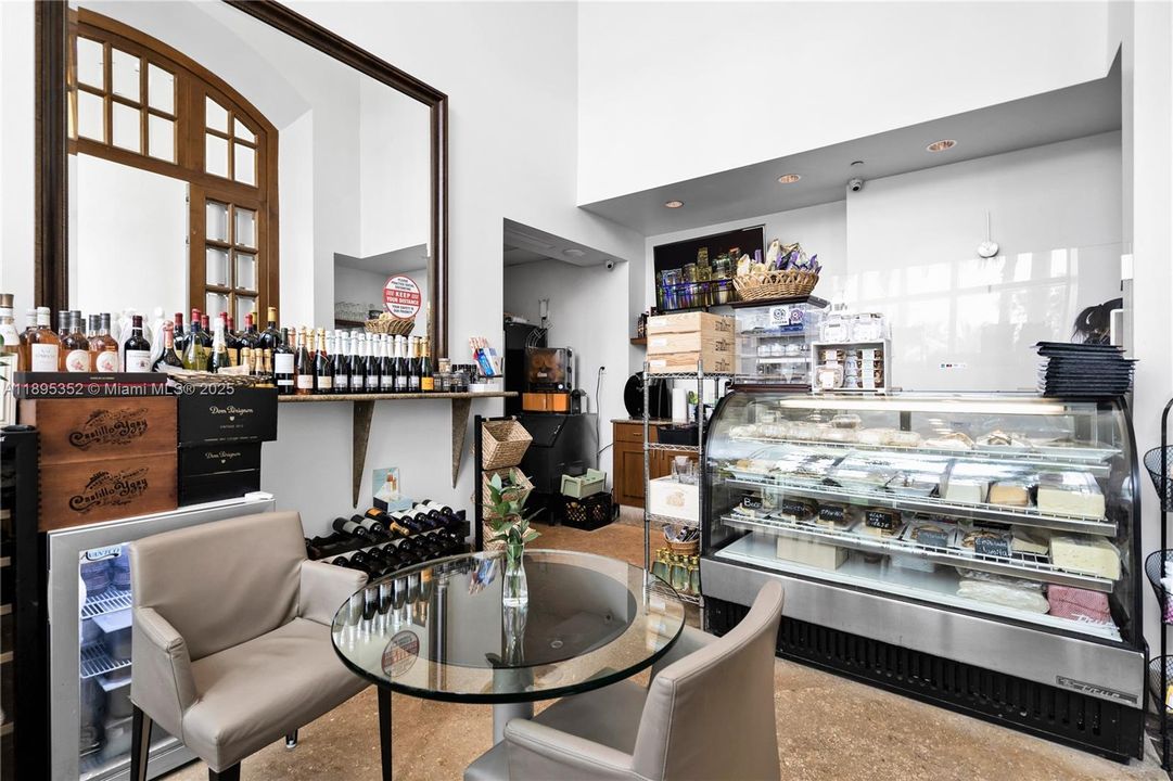 For Rent: $32,500 (4 beds, 5 baths, 5730 Square Feet)