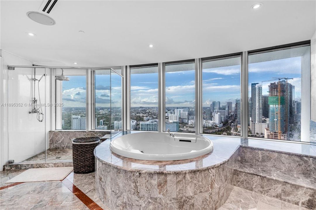 For Rent: $32,500 (4 beds, 5 baths, 5730 Square Feet)