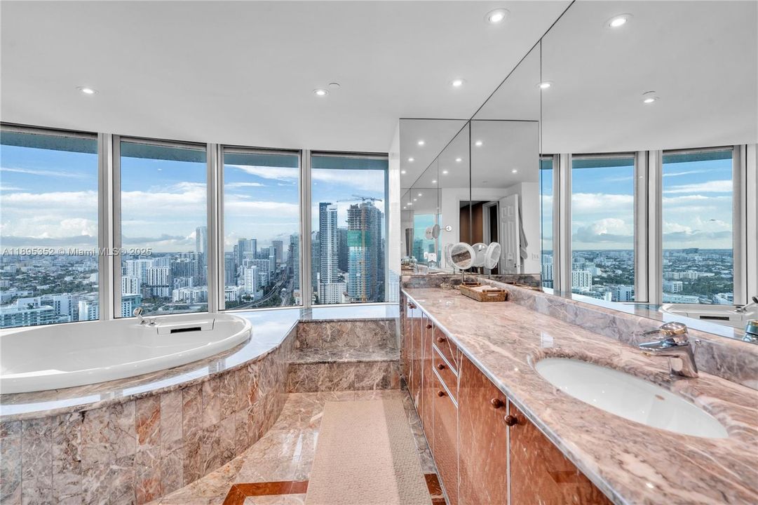 For Rent: $32,500 (4 beds, 5 baths, 5730 Square Feet)