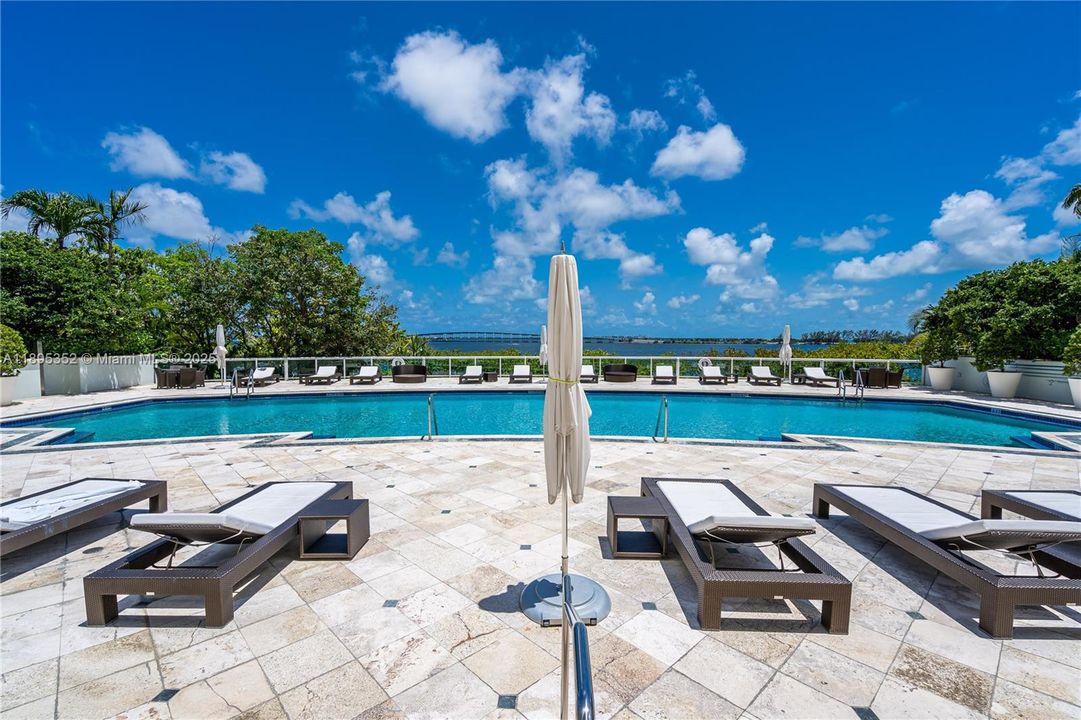 For Rent: $32,500 (4 beds, 5 baths, 5730 Square Feet)