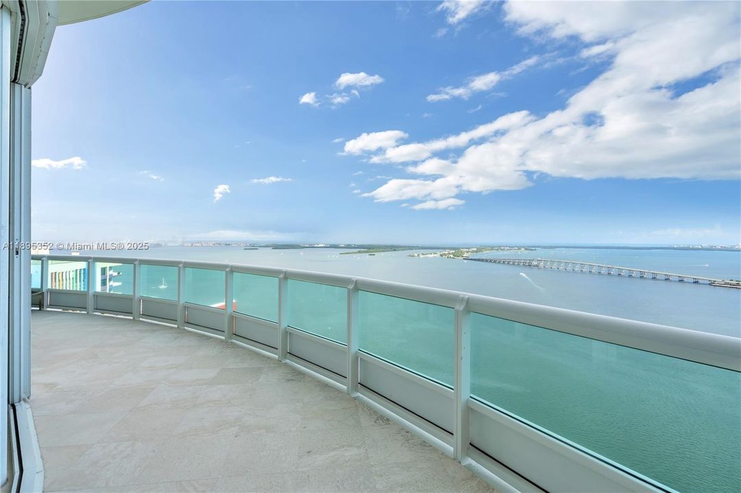 For Rent: $32,500 (4 beds, 5 baths, 5730 Square Feet)