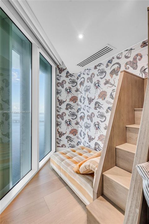 For Rent: $32,500 (4 beds, 5 baths, 5730 Square Feet)