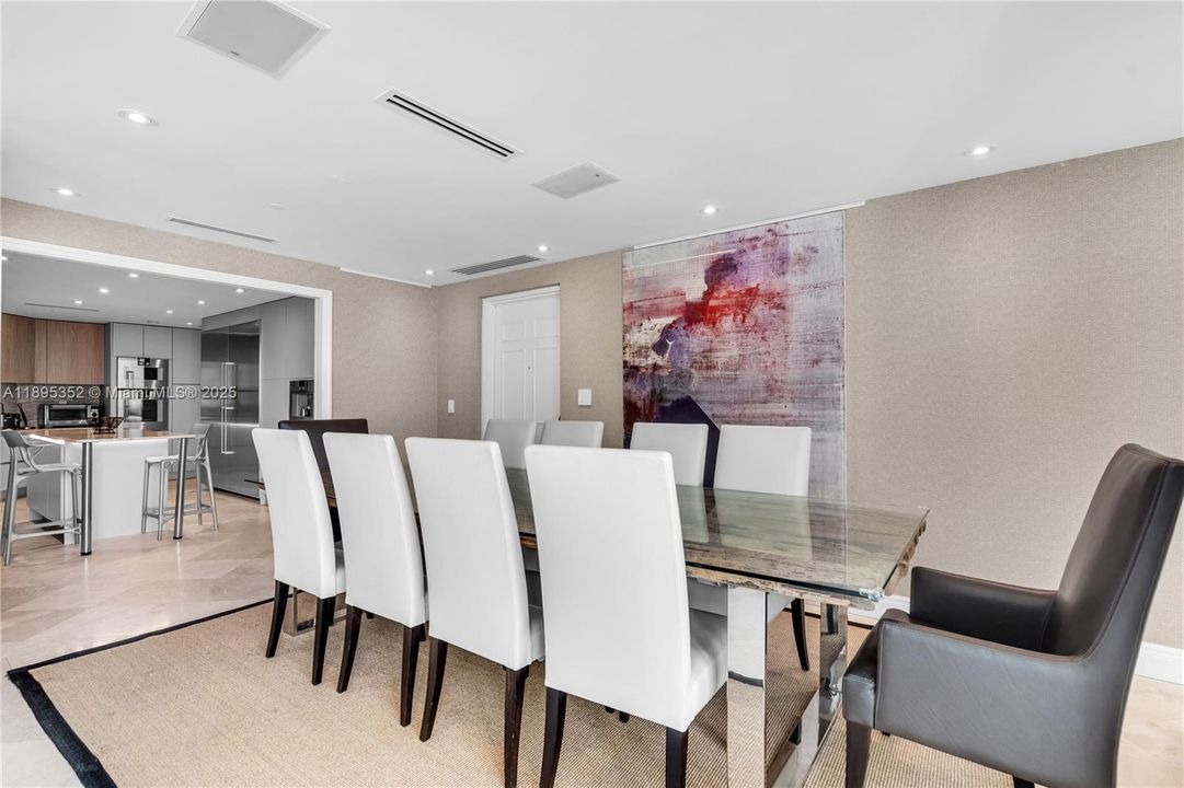 For Rent: $32,500 (4 beds, 5 baths, 5730 Square Feet)