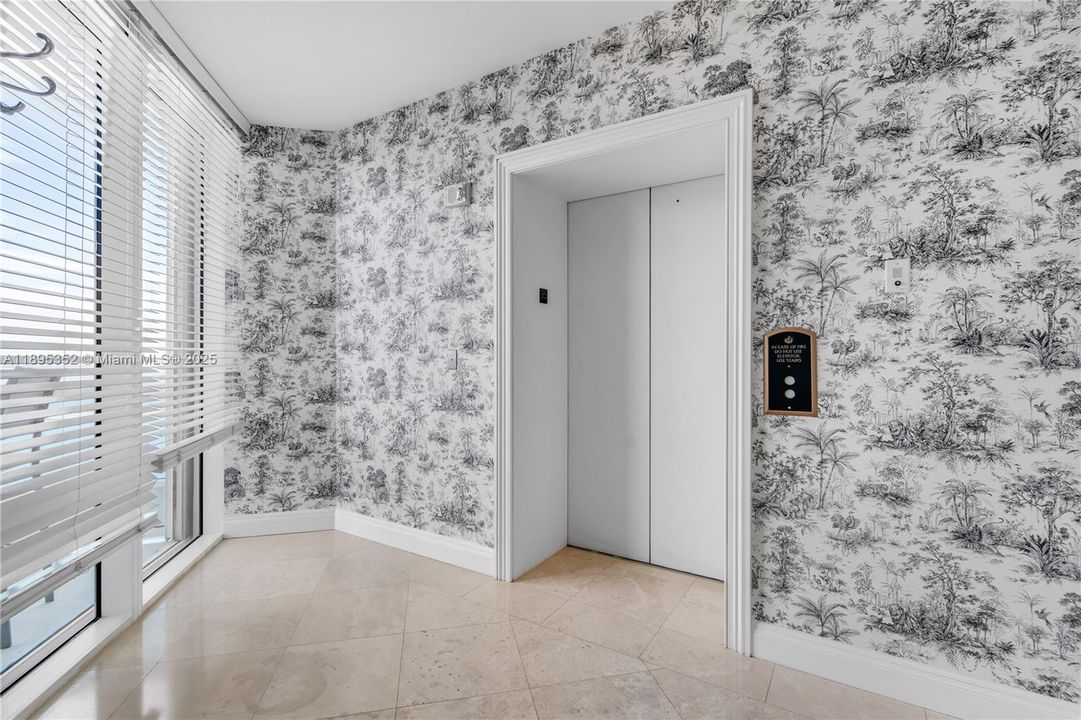 For Rent: $32,500 (4 beds, 5 baths, 5730 Square Feet)