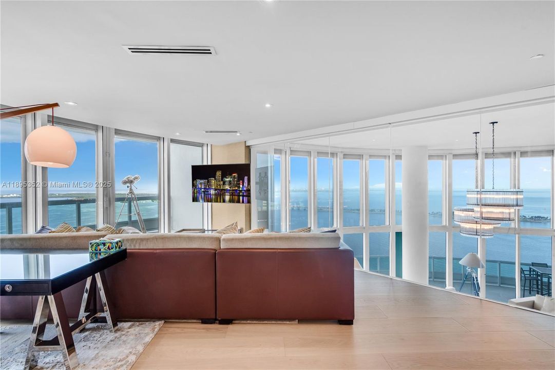 For Rent: $32,500 (4 beds, 5 baths, 5730 Square Feet)