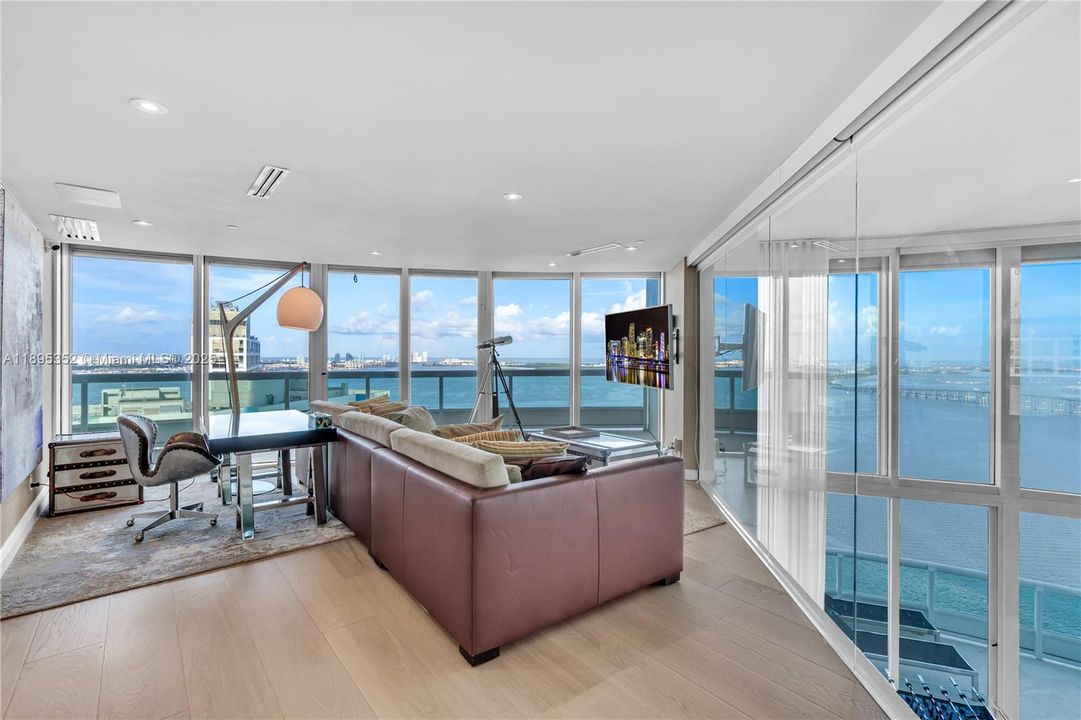 For Rent: $32,500 (4 beds, 5 baths, 5730 Square Feet)