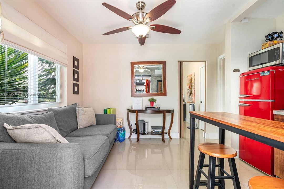 En Venta: $699,000 (3 camas, 2 baños, 1742 Pies cuadrados)