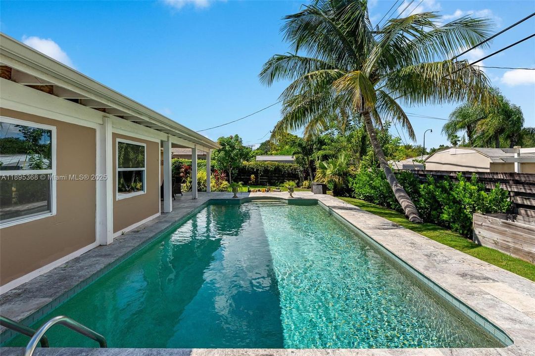 En Venta: $699,000 (3 camas, 2 baños, 1742 Pies cuadrados)