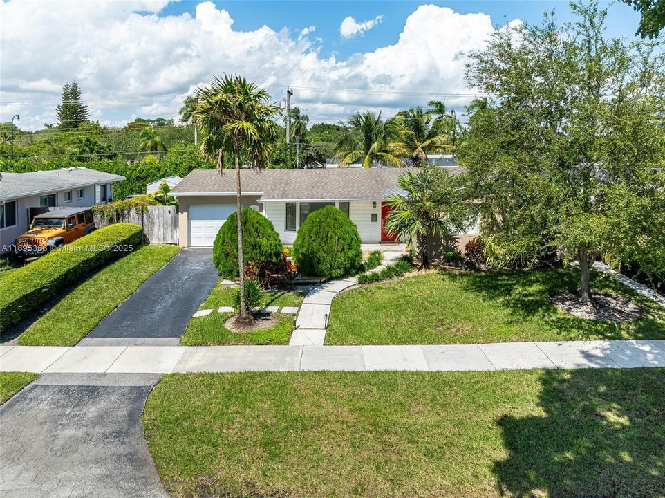 En Venta: $699,000 (3 camas, 2 baños, 1742 Pies cuadrados)