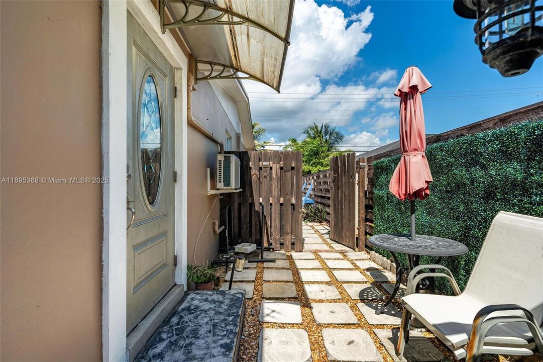 En Venta: $699,000 (3 camas, 2 baños, 1742 Pies cuadrados)