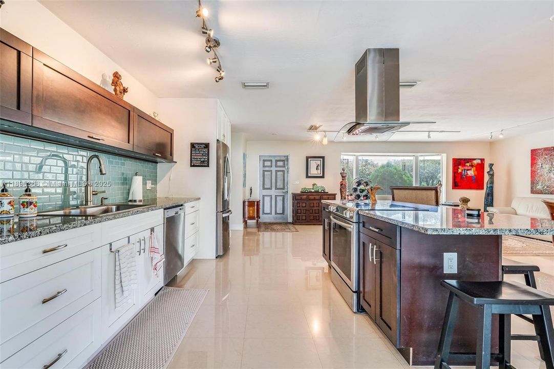 En Venta: $699,000 (3 camas, 2 baños, 1742 Pies cuadrados)