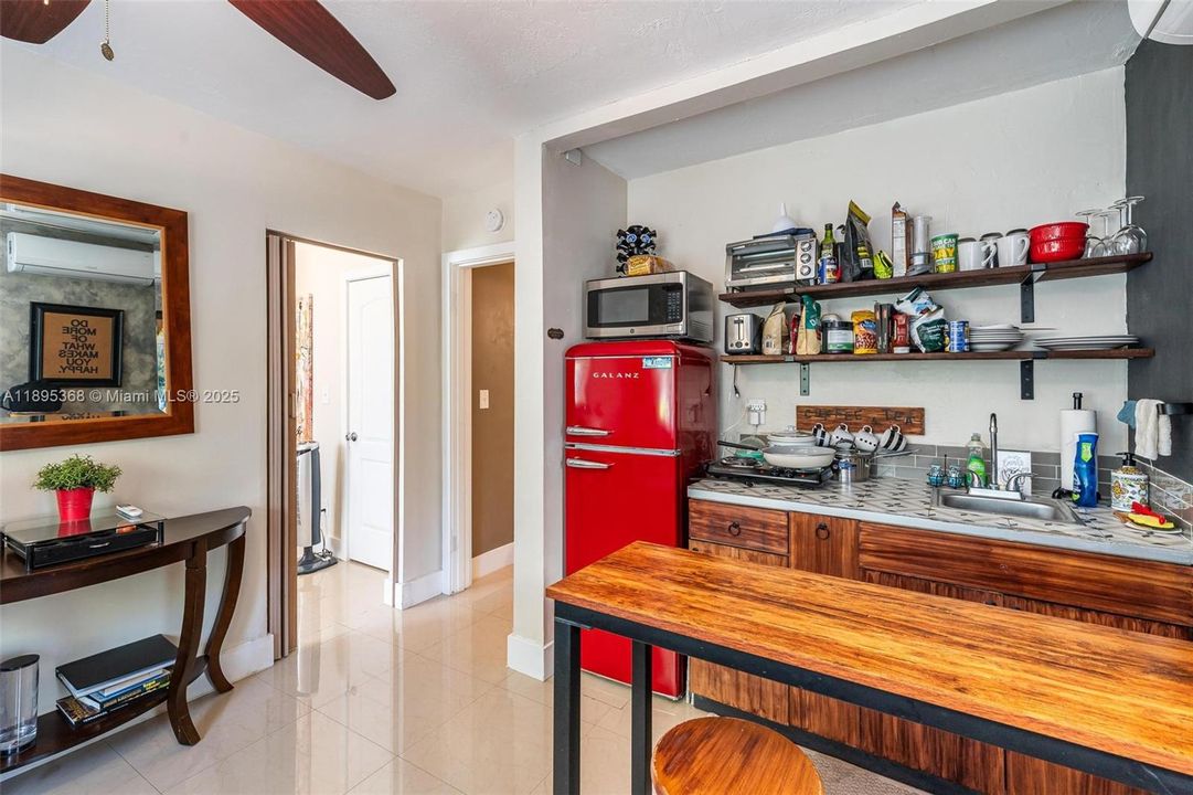 En Venta: $699,000 (3 camas, 2 baños, 1742 Pies cuadrados)