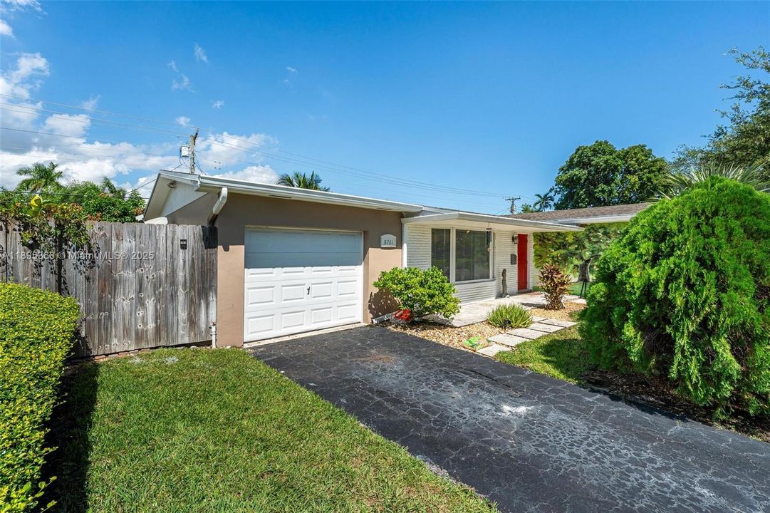 En Venta: $699,000 (3 camas, 2 baños, 1742 Pies cuadrados)