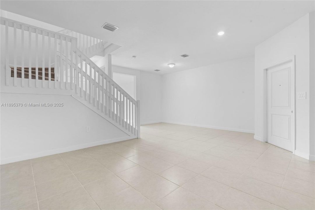 На продажу: $520,000 (3 спален, 2 ванн, 1612 Квадратных фут)