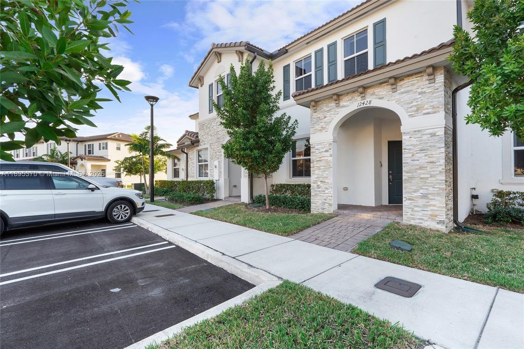 На продажу: $520,000 (3 спален, 2 ванн, 1612 Квадратных фут)