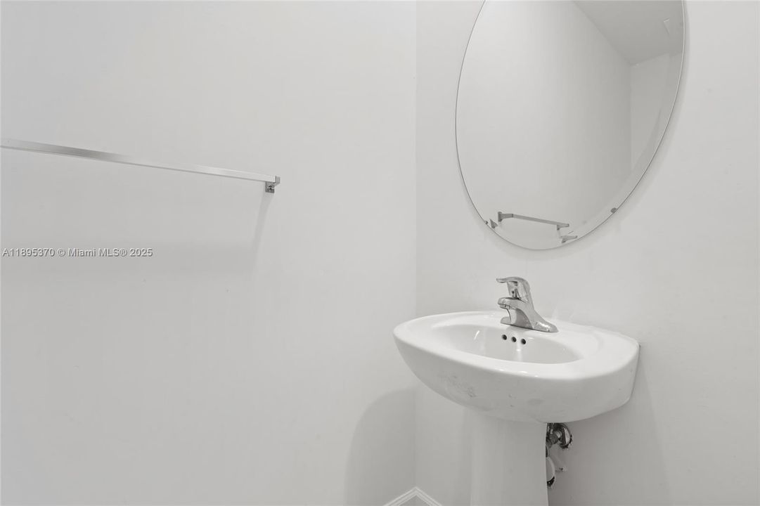 На продажу: $520,000 (3 спален, 2 ванн, 1612 Квадратных фут)