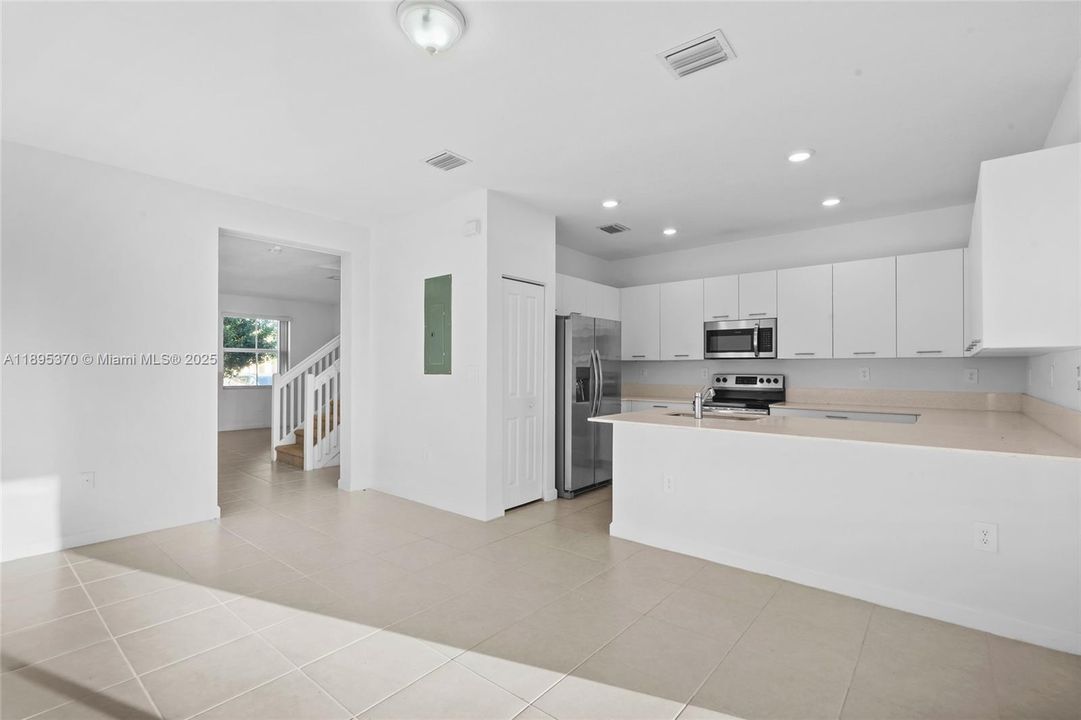 На продажу: $520,000 (3 спален, 2 ванн, 1612 Квадратных фут)