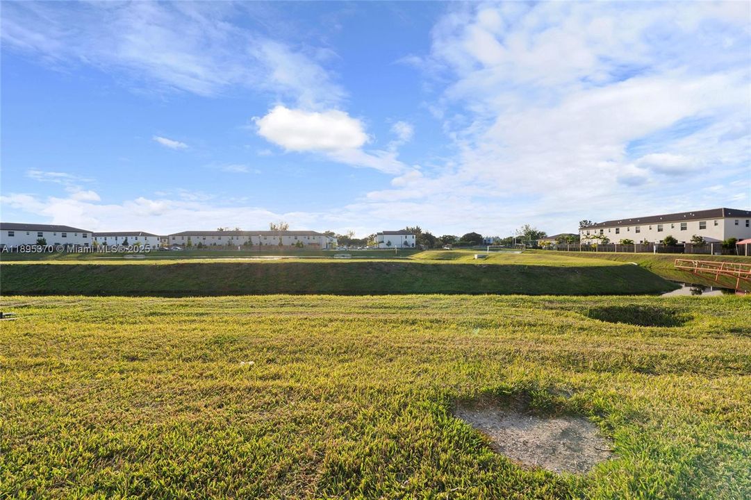 На продажу: $520,000 (3 спален, 2 ванн, 1612 Квадратных фут)