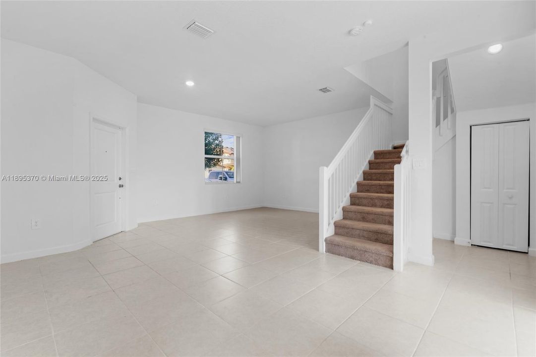 На продажу: $520,000 (3 спален, 2 ванн, 1612 Квадратных фут)